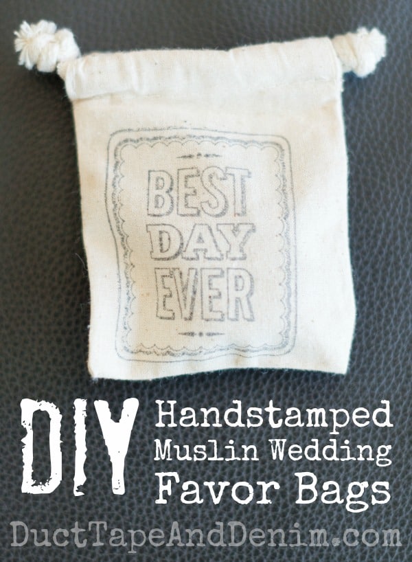 DIY handstamped muslin wedding favor bags | DuctTapeAndDenim.com