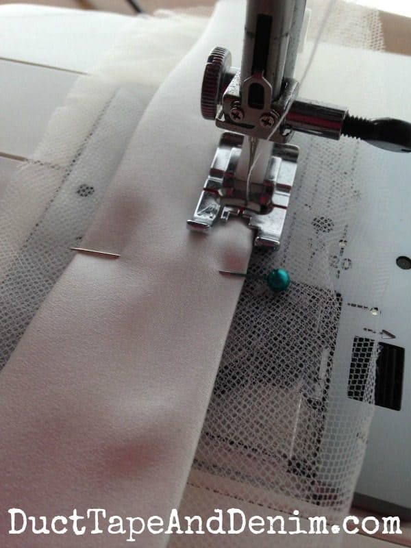 Handmade wedding garter tutorial. Sewing | DuctTapeAndDenim.com