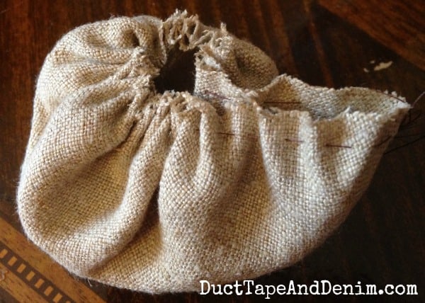 Anthropologie inspired mason jar sewing kit | DuctTapeAndDenim.com