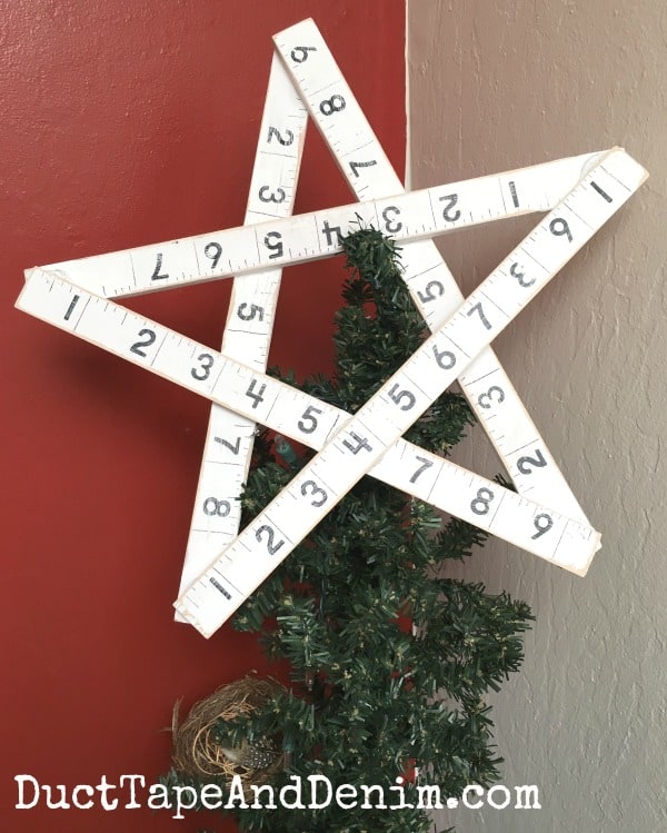 färdiga handgjorda Christmas star tree topper / DuctTapeAndDenim.com