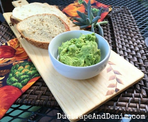 Avocado toast on sandwich serving board DIY | DuctTapeAndDenim.com