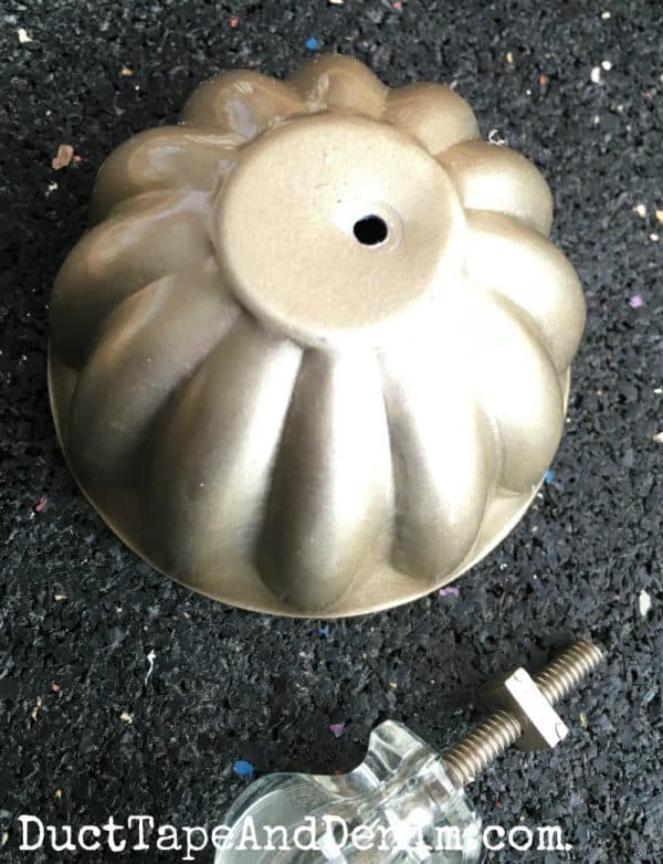 Making junky pumpkins with vintage jello molds