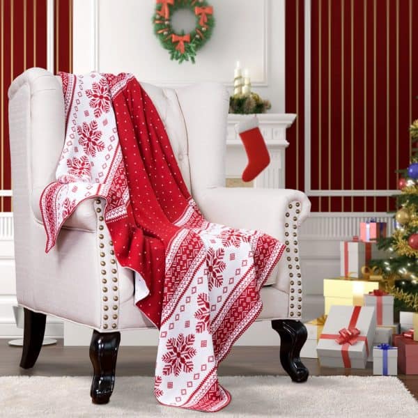 Red & white snowflake pattern Christmas blanket | DuctTapeAndDenim.com