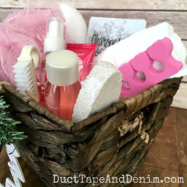 Close up of inexpensive spa basket. More DIY gift ideas on DuctTapeAndDenim.com
