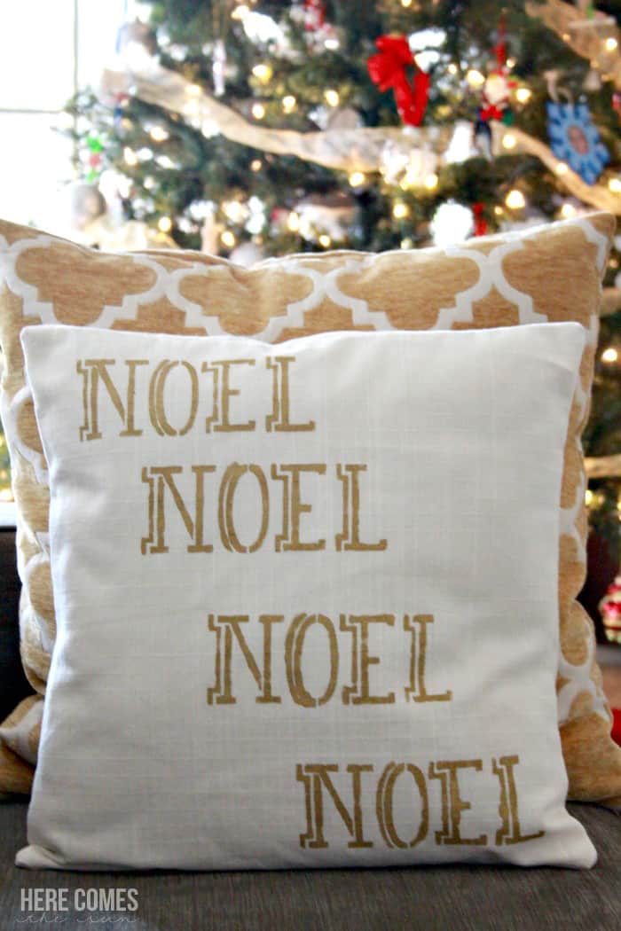 25 Easy DIY Holiday Pillows to Make for Christmas