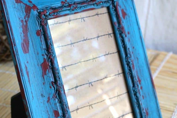 Turquoise and red frame SQUARE