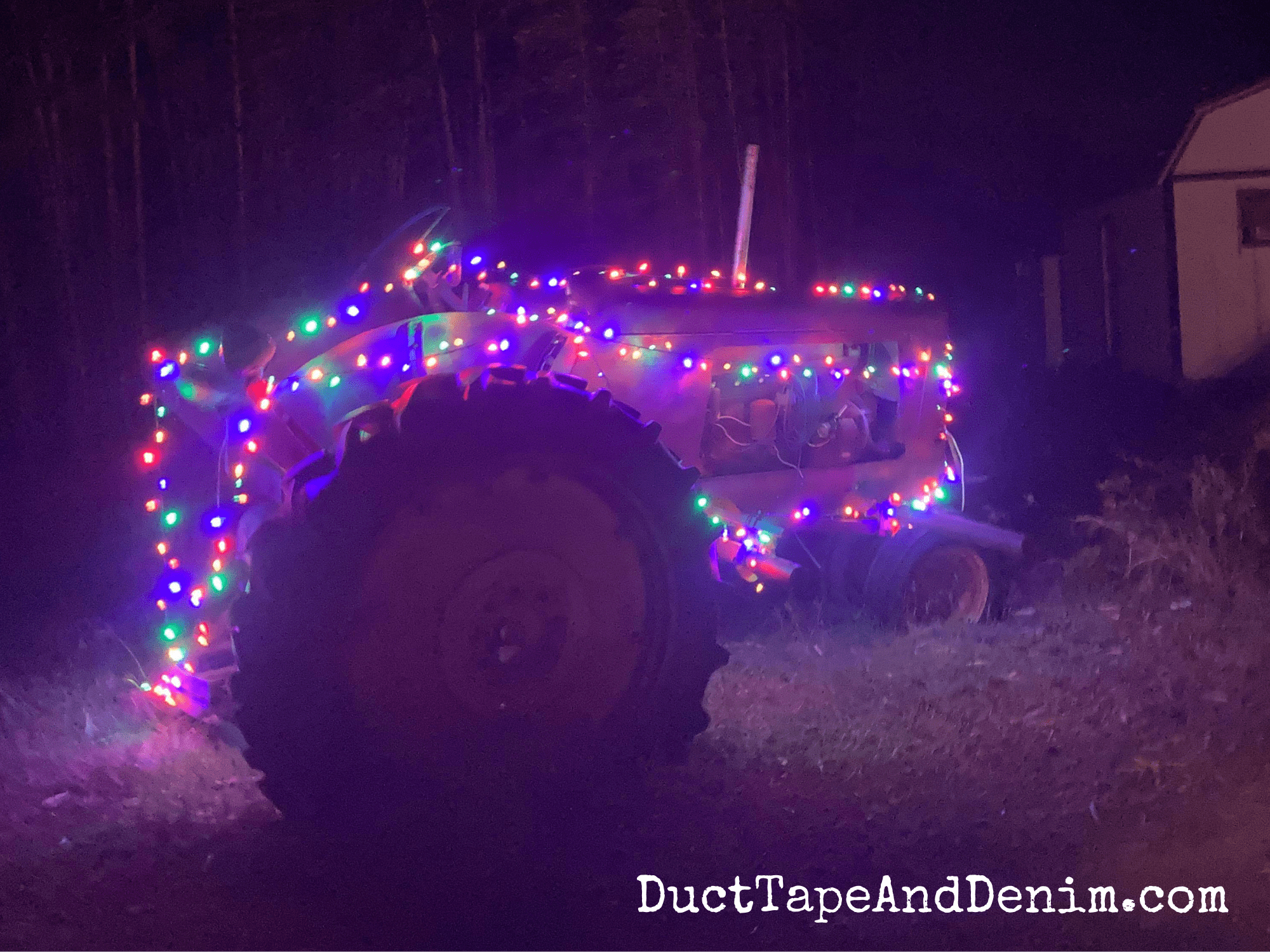 15 Unique Outdoor Christmas Light Ideas for Your House & Gates